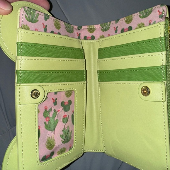 Sold - Picture 7 of 8